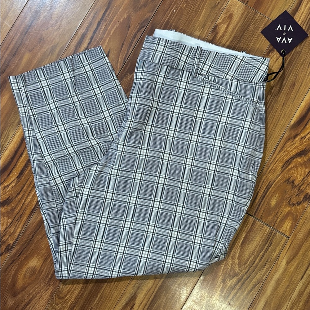 Ava & Viv cream plaid ankle pants, size 18, NWT. - Picture 5 of 13